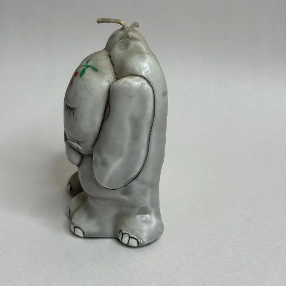 Vintage Two‎ Elephants Hugging Candle Gray 1981 Korea Unscented